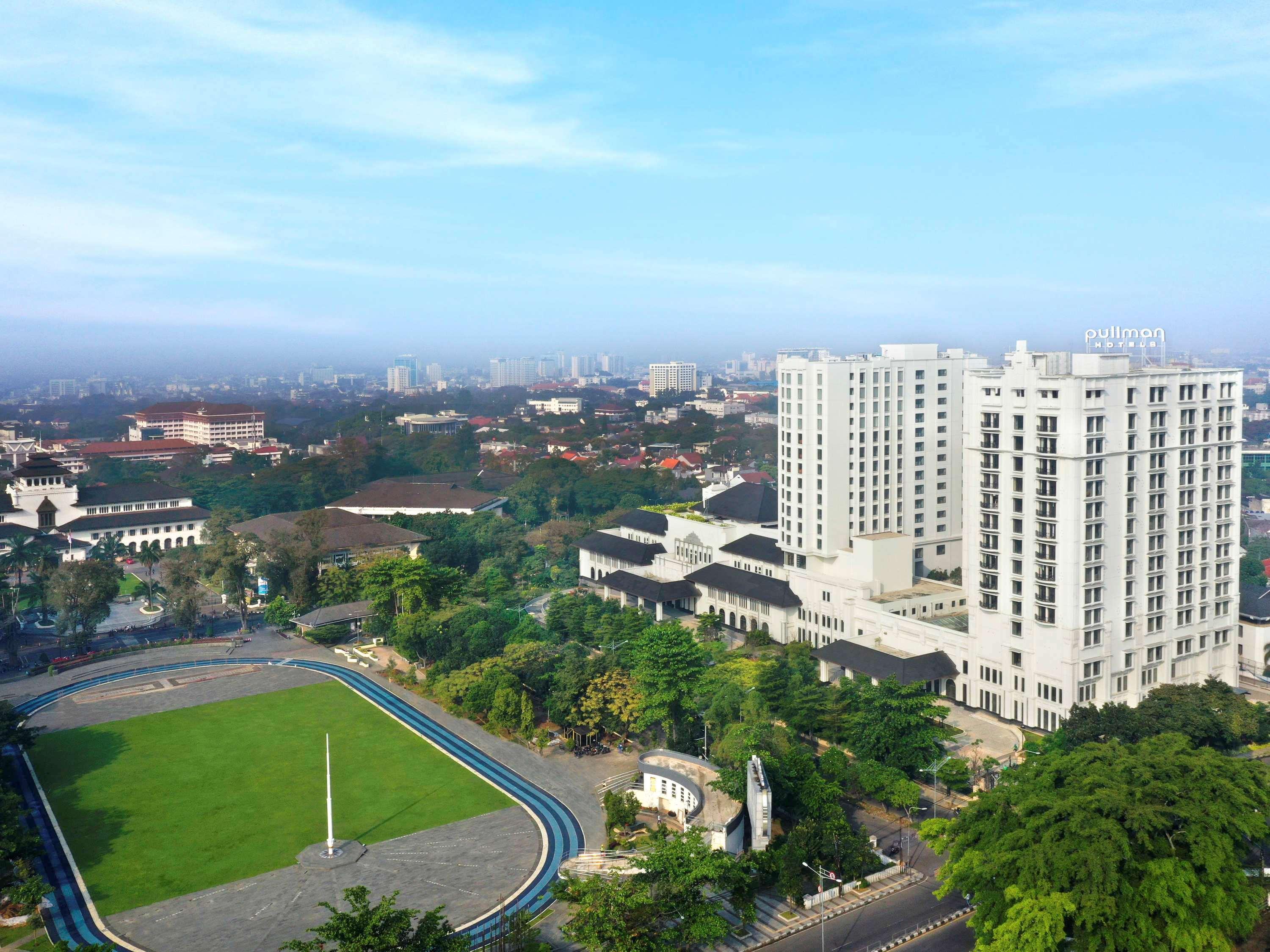 Pullman Bandung Grand Central Екстер'єр фото